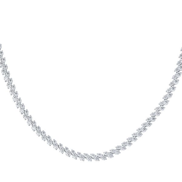 Gleaming Necklace in White Gold